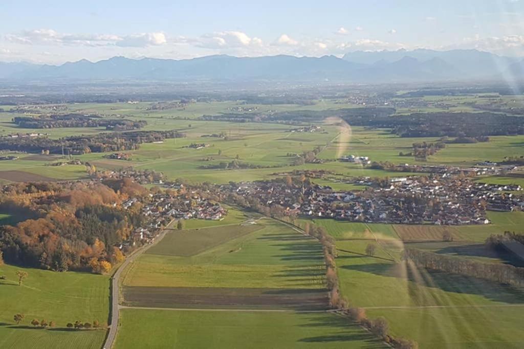 Kleine Gemuetliche Mansardenwohnung Im Suedosten Muenchens Assling Exteriér fotografie