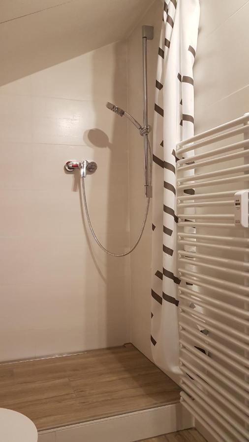 Kleine Gemuetliche Mansardenwohnung Im Suedosten Muenchens Assling Exteriér fotografie