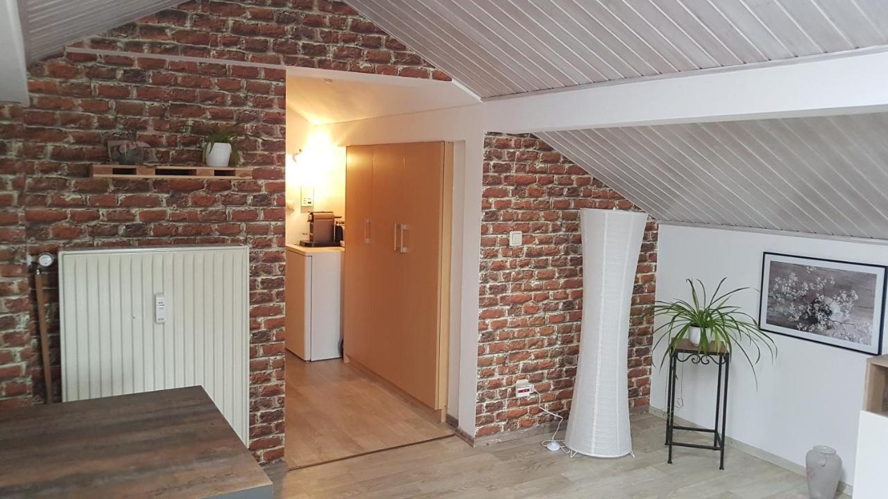 Kleine Gemuetliche Mansardenwohnung Im Suedosten Muenchens Assling Exteriér fotografie