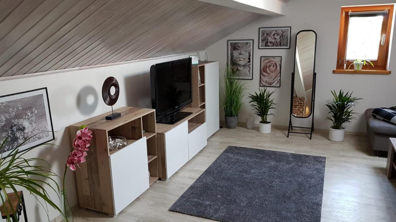 Kleine Gemuetliche Mansardenwohnung Im Suedosten Muenchens Assling Exteriér fotografie